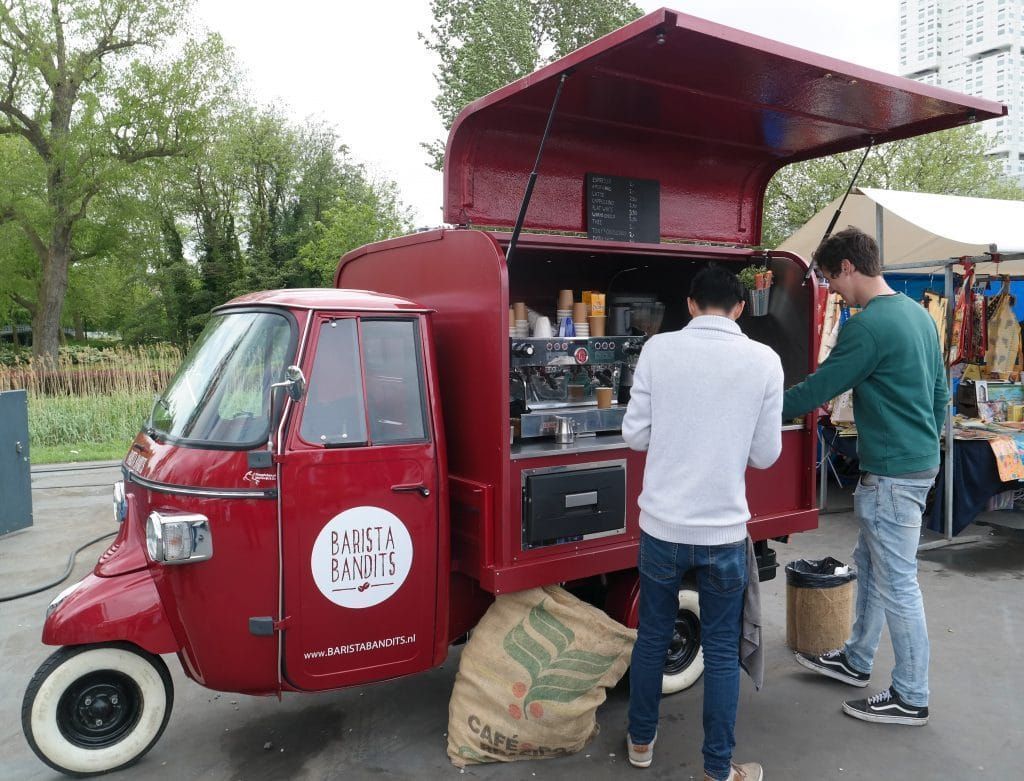 How much does it cost to rent a foodtruck at home?